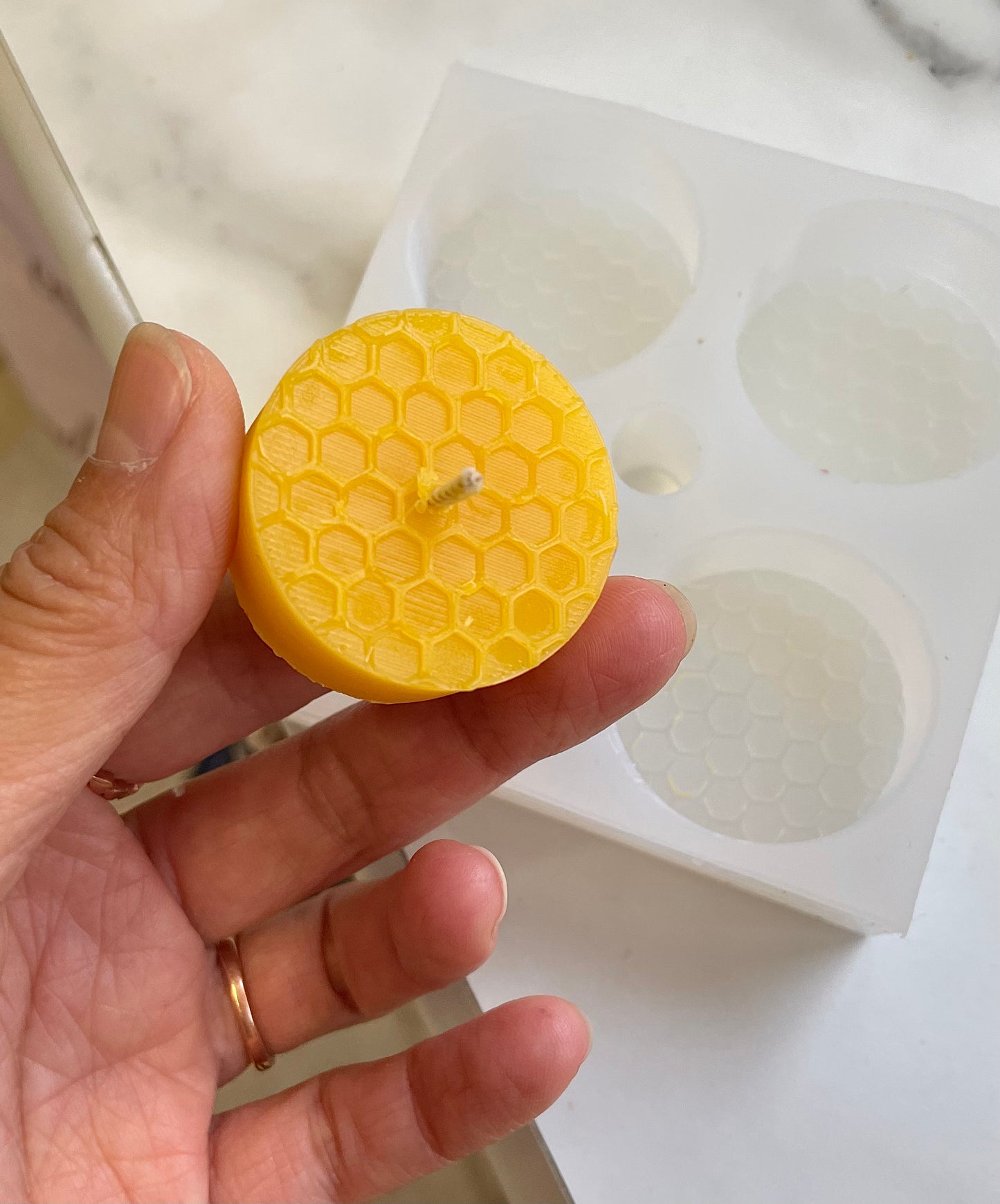 Silicone honeycomb Tealight candle Mold - 4 cavities - wax melt lotion bar - guest soap - ice cube chocolate mold