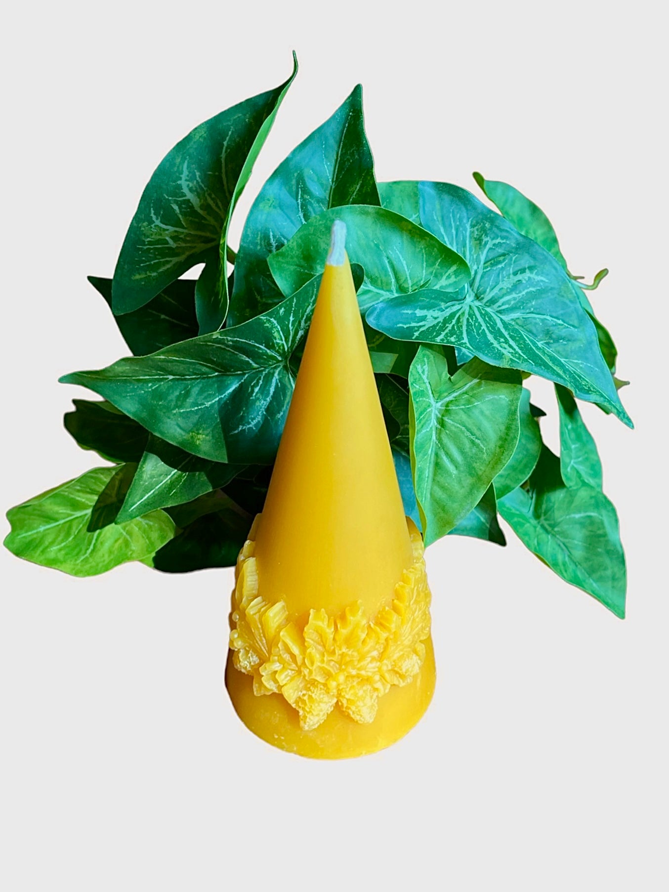 Pure beeswax Christmas wreath candle