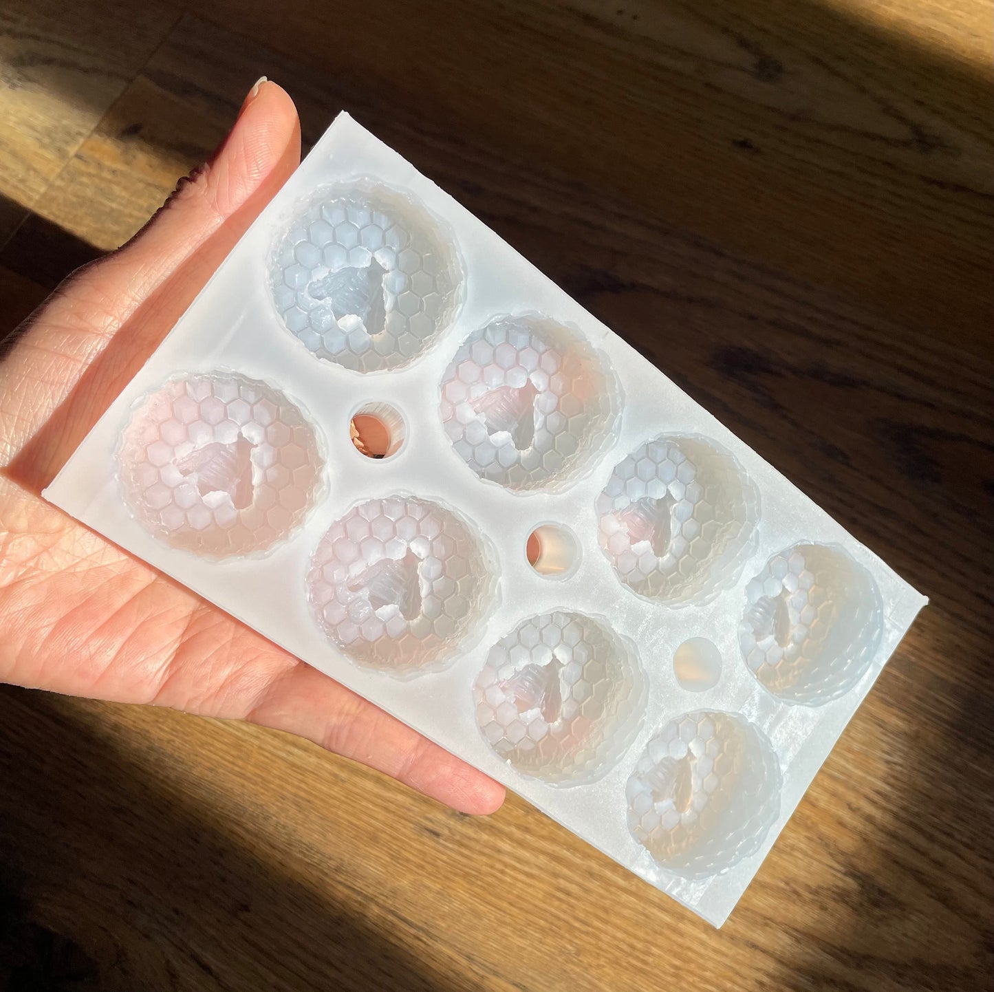 8 cavity Silicone honeybee Tea light candle Mold - bee tealight mold - wax melt lotion bar soap mold