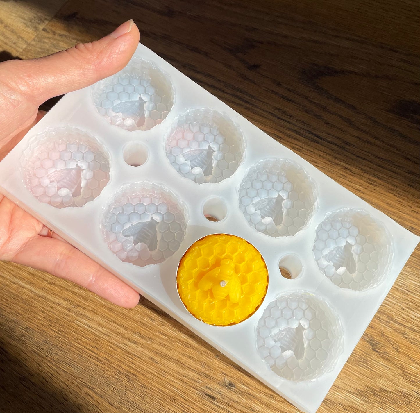 8 cavity Silicone honeybee Tea light candle Mold - bee tealight mold - wax melt lotion bar soap mold