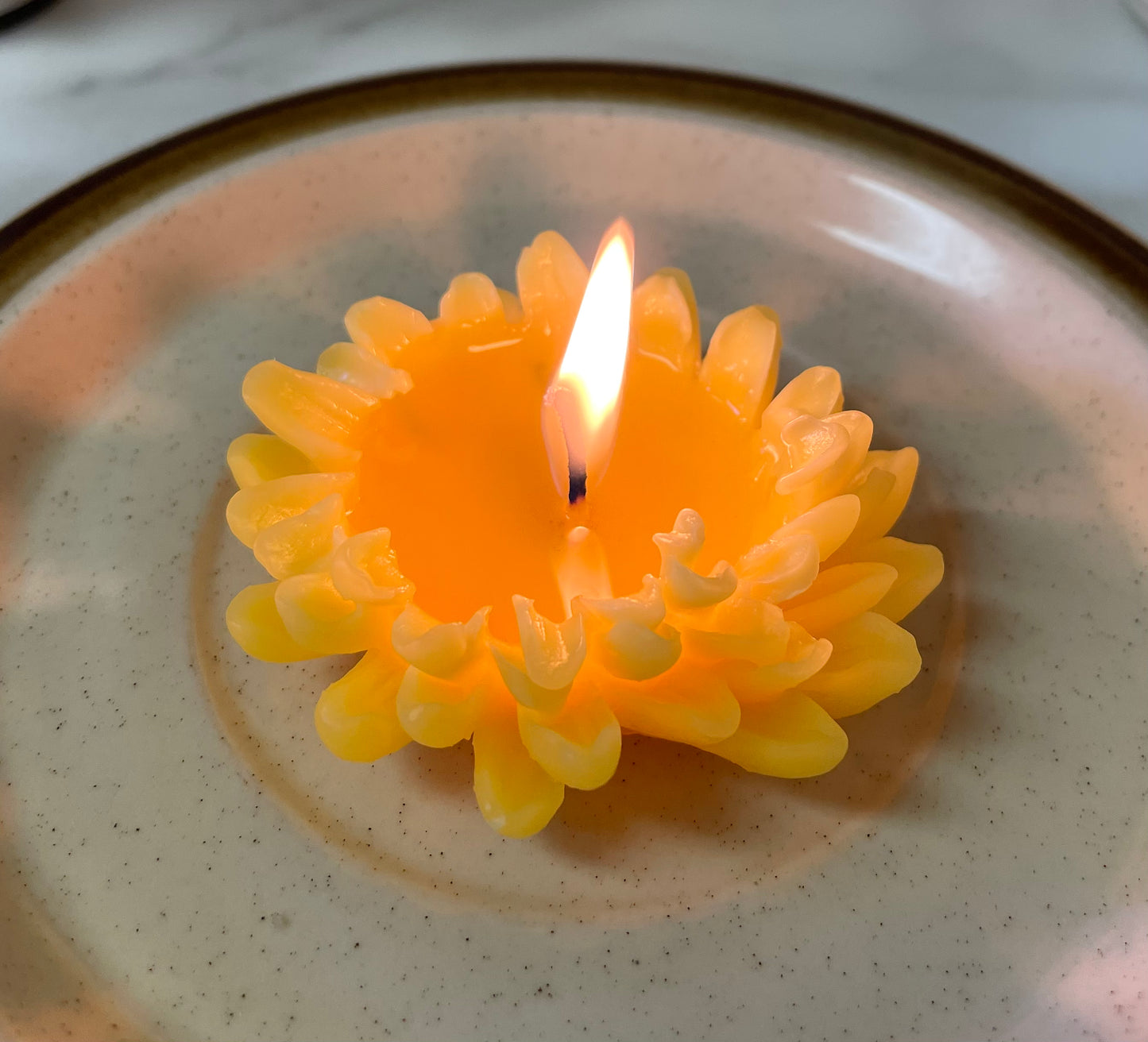 Set of 2 chrysanthemum candles - 100% pure beeswax - 2.5”