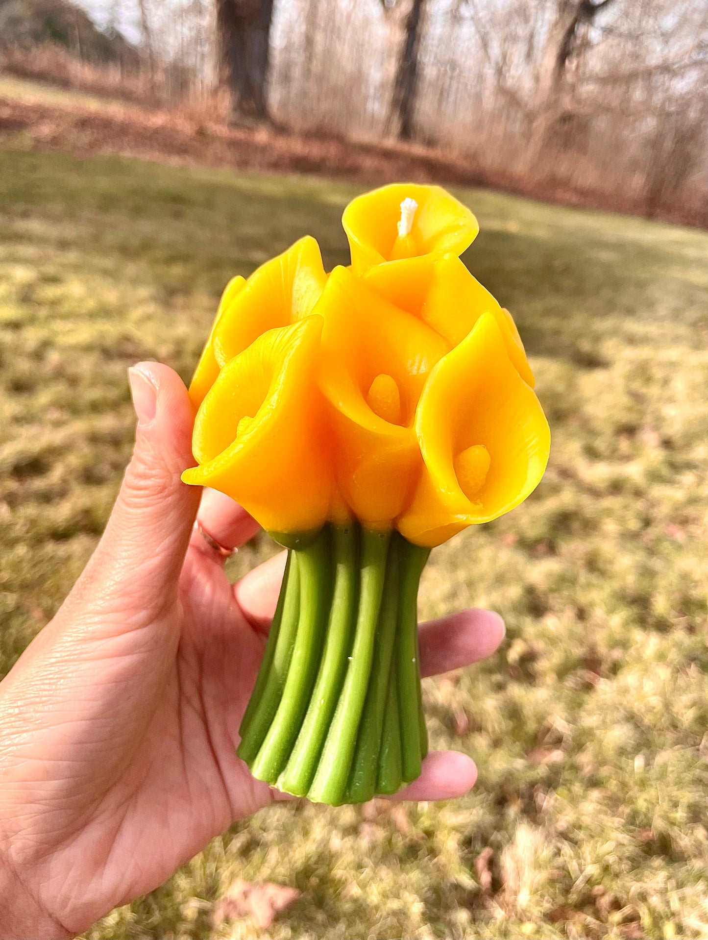 Pure beeswax lily bouquet candle