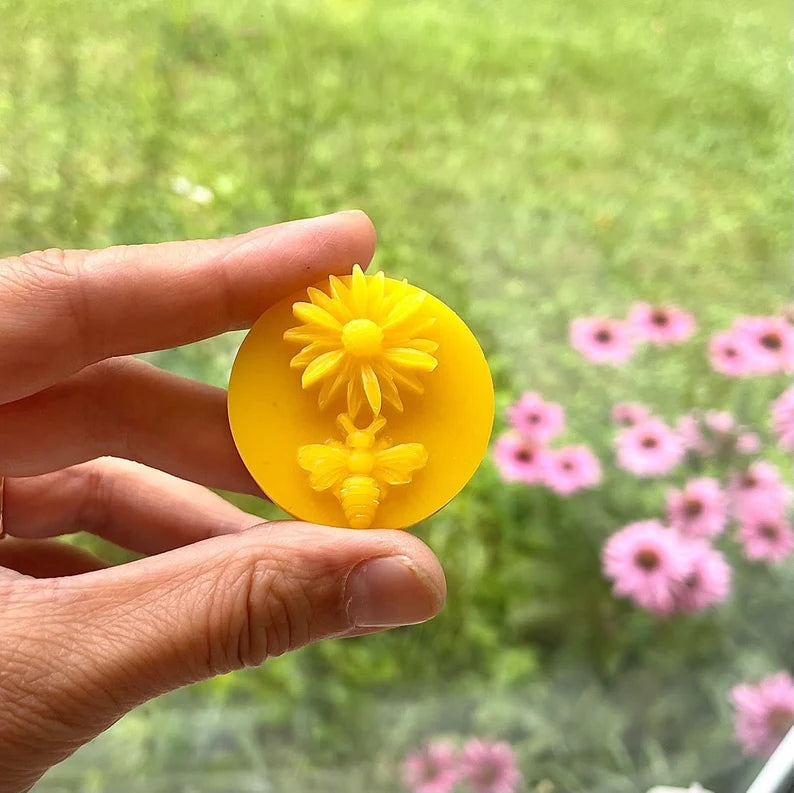 Silicone tealight candle mold - Magnus Coneflower with honeybee - wax melt lotion bar chocolate - guest soap