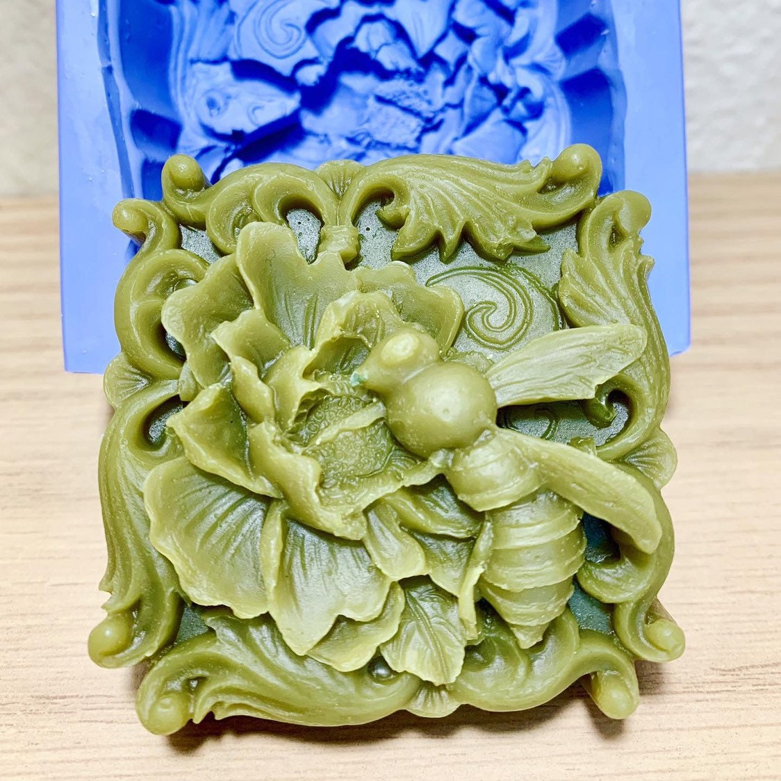 Silicone honeybee soap Mold - bee on flower - bee mold for soap - homemade silicone mold
