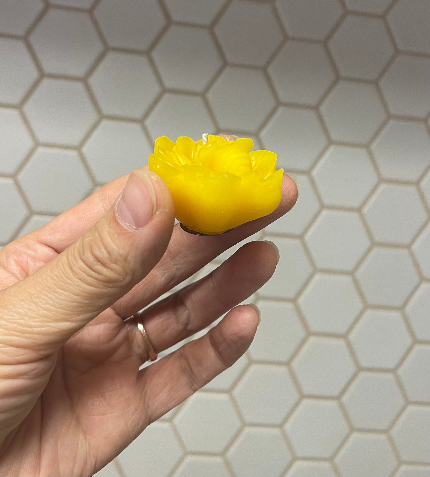 Silicone bumblebee on flower Mold - floating candle mold - 4 cavities - candle wax melt lotion bar - guest soap - resin chocolate mold