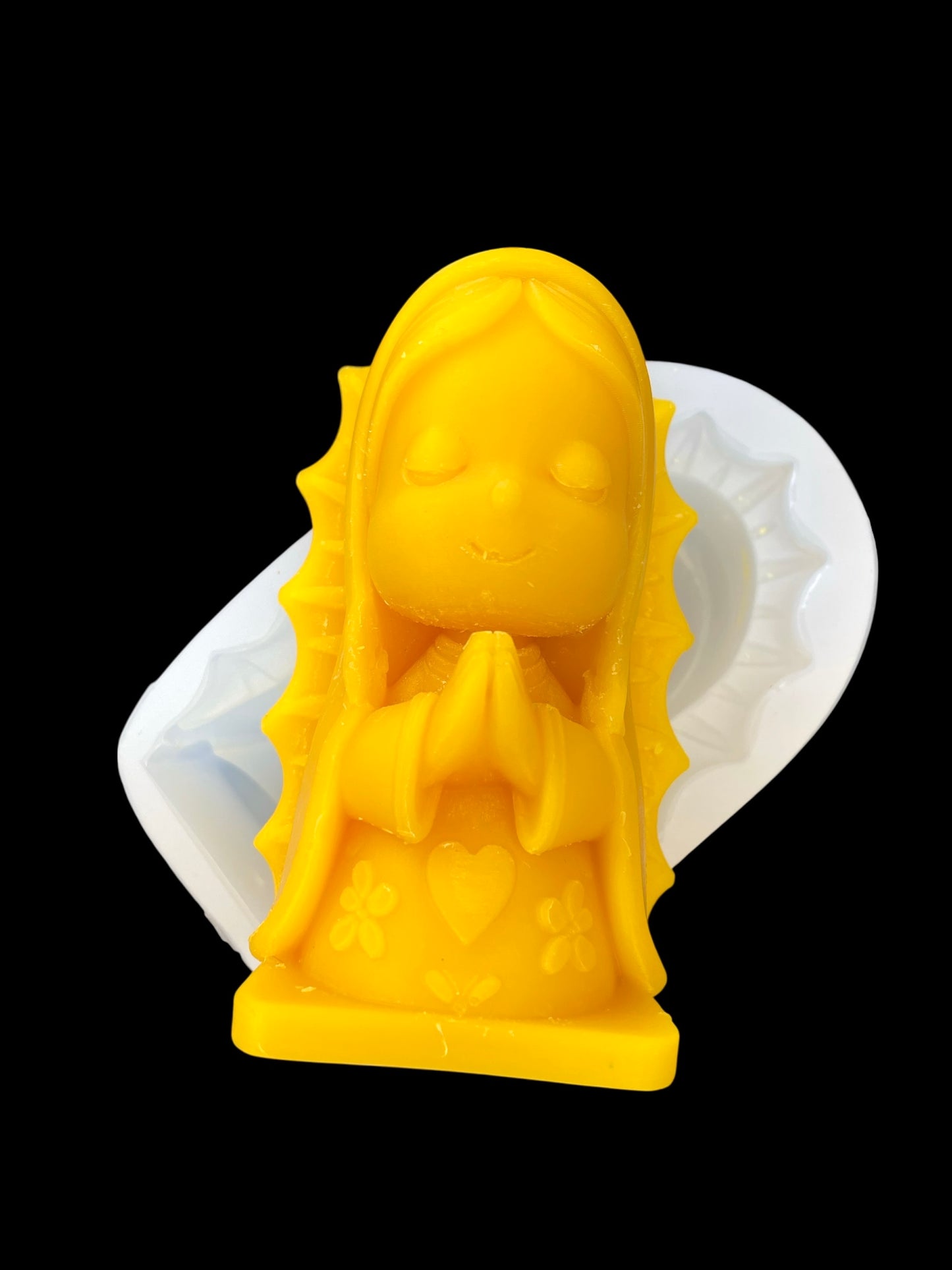 Silicone mold of ypraying Virgin Mary