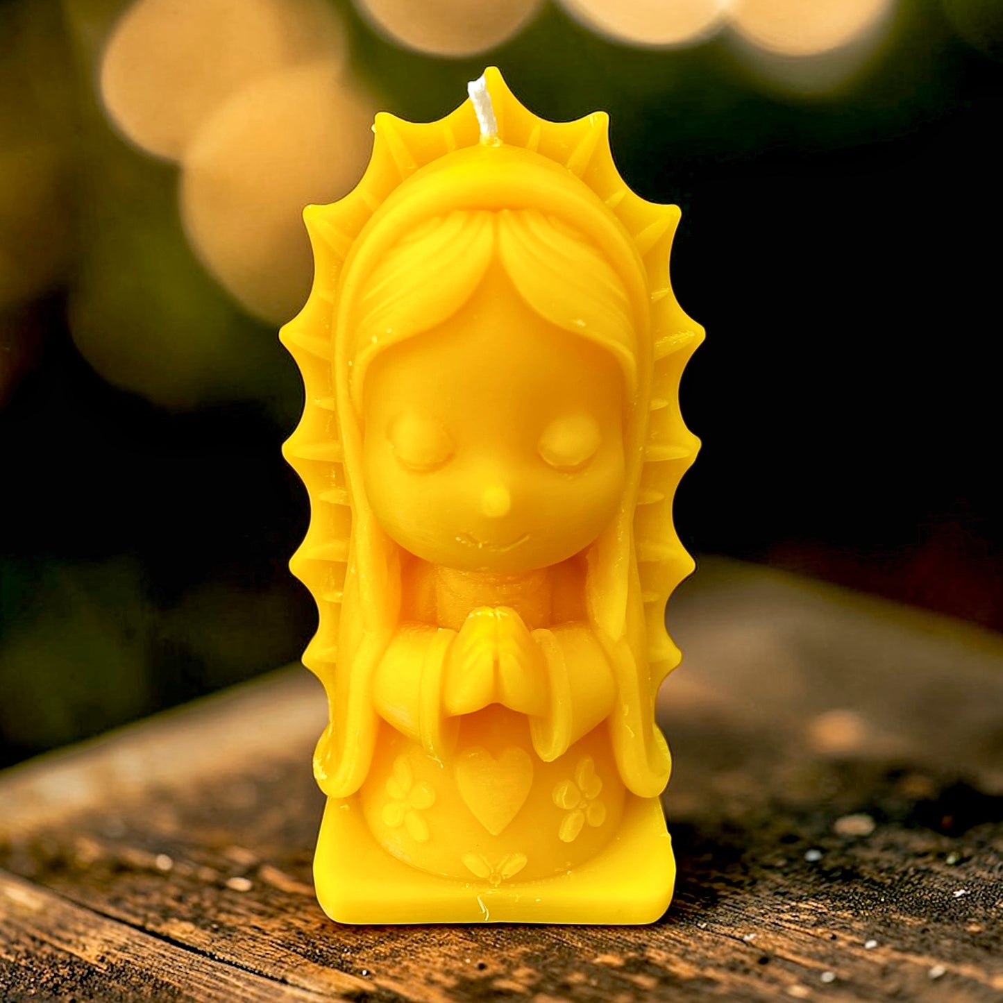 Silicone mold of ypraying Virgin Mary