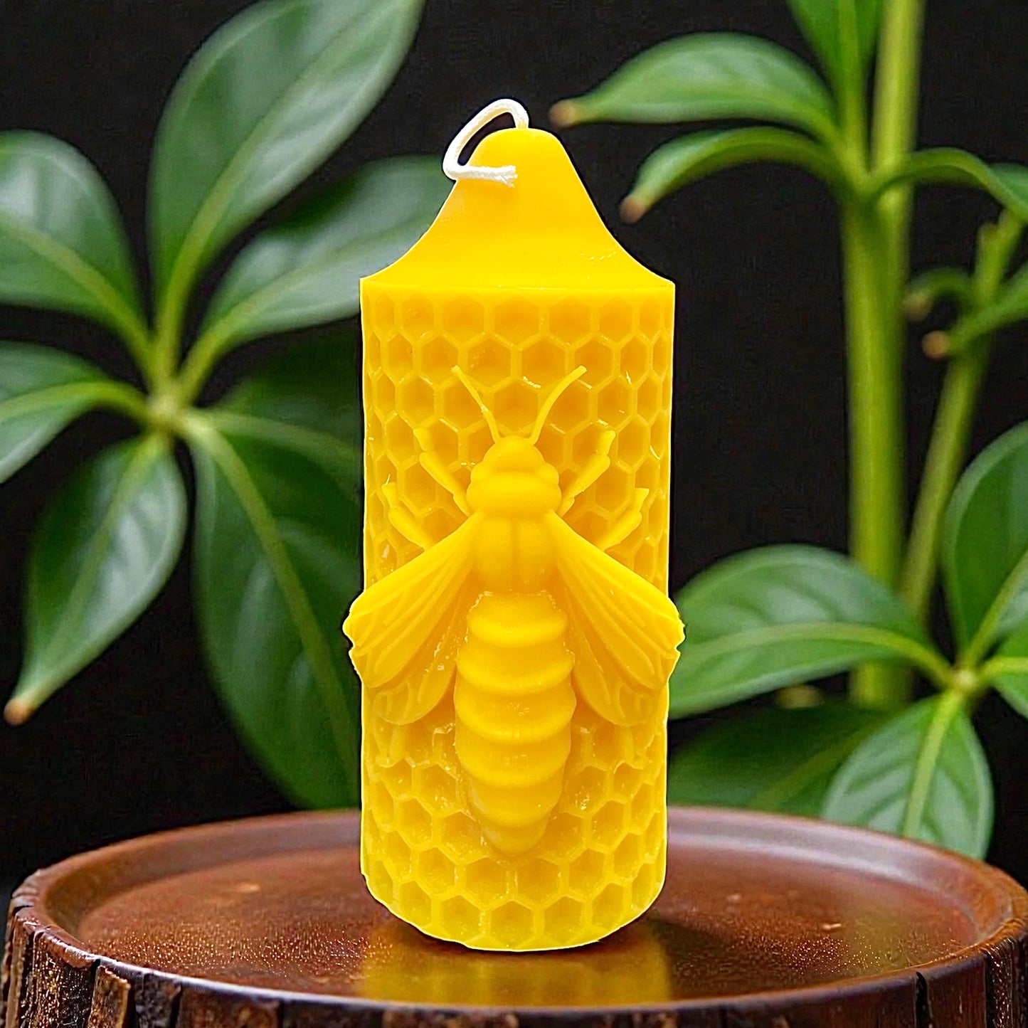 Pure beeswax queen bee pillar candle