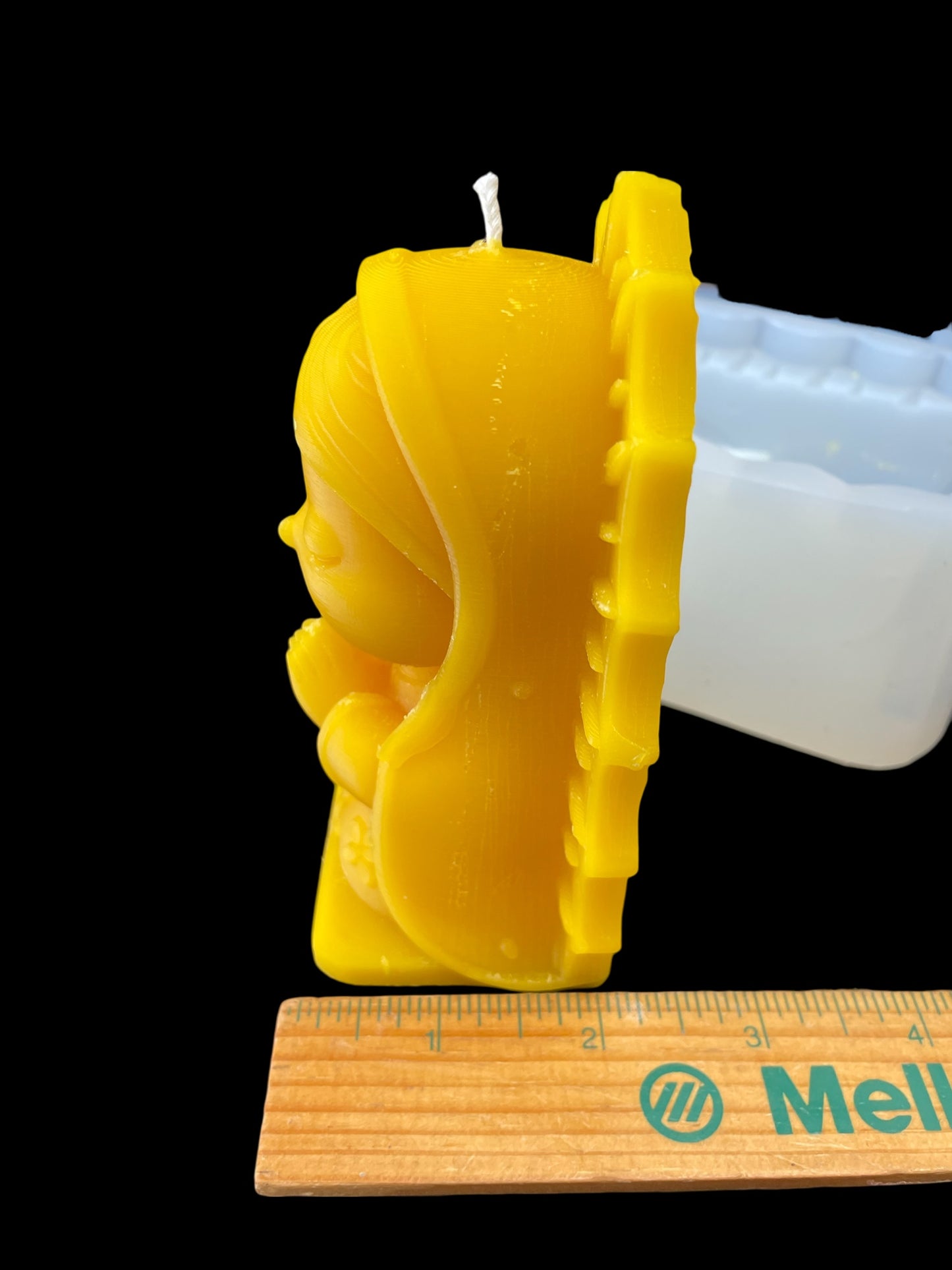 Silicone mold of ypraying Virgin Mary