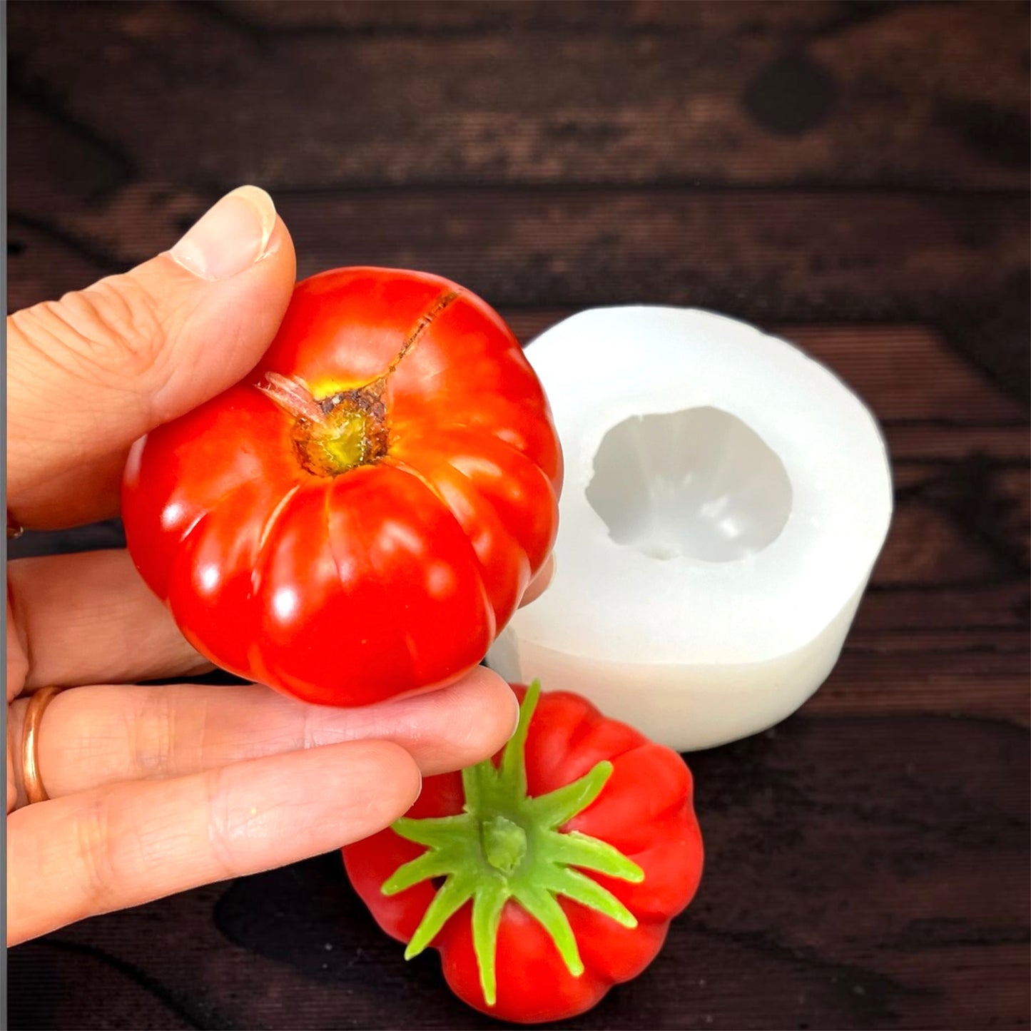 Realistic 3D tomato mold