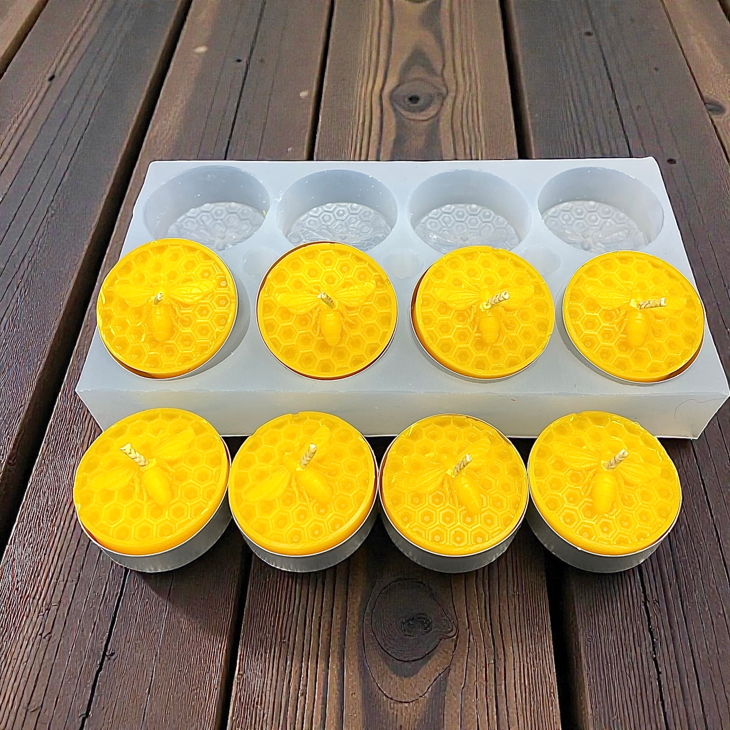 Silicone queen bee on honeycomb tealight mold