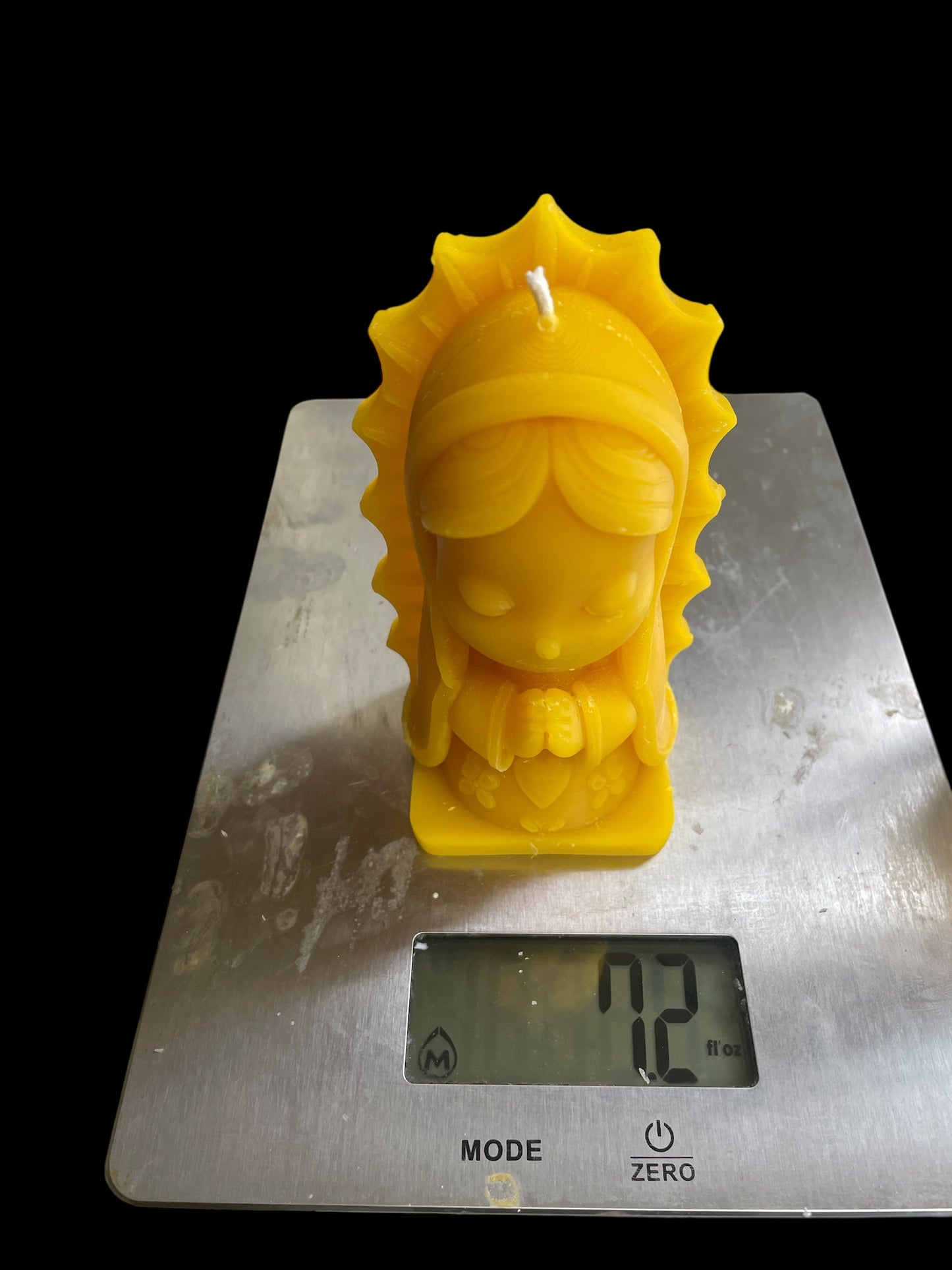 Silicone mold of ypraying Virgin Mary