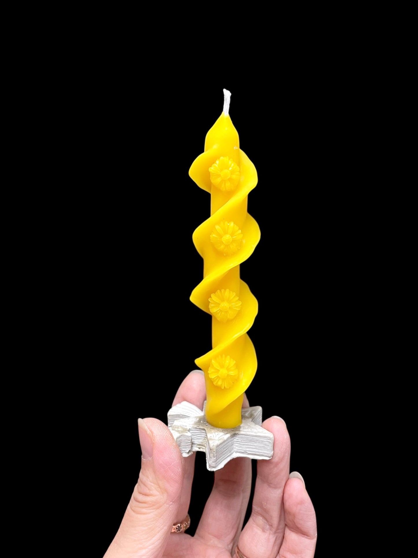 Small spiral taper candles