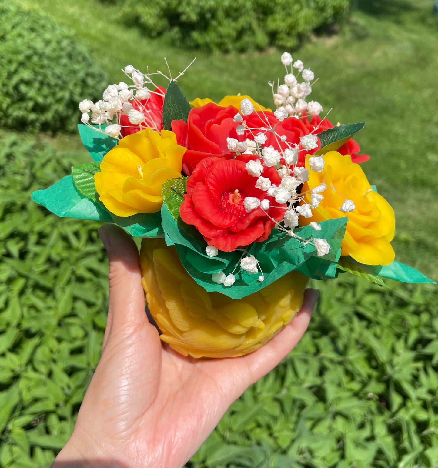 Handcrafted pure Beeswax flower bouquet - Unique gift - Eco friendly - floral arrangement