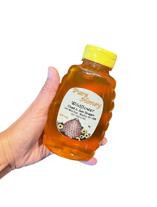 1 lb 100% pure honey from local bee farm in western New York