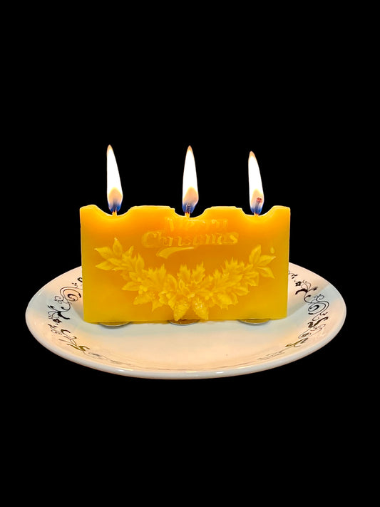 Pure beeswax Christmas candle flat style